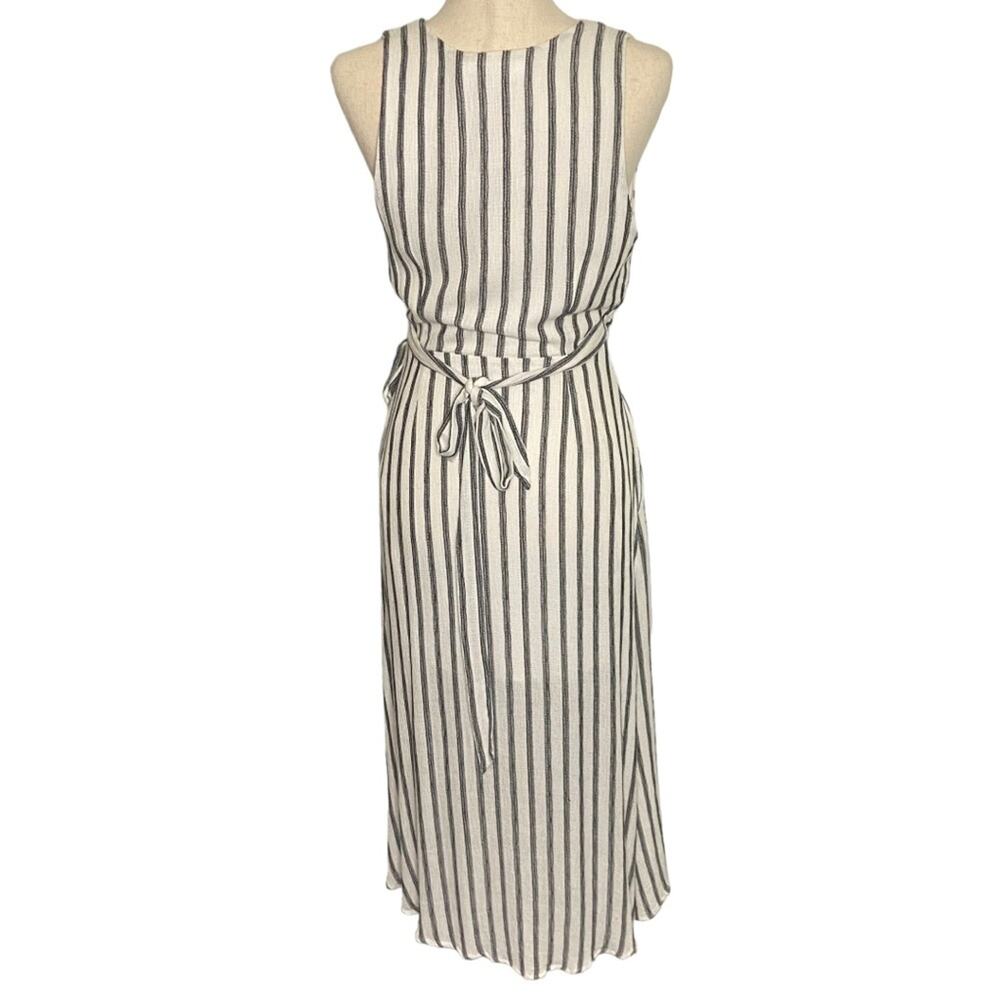 ASTR The Label Aida Cutout Midi Wrap Dress Women’s Size Large - Picture 8 of 12